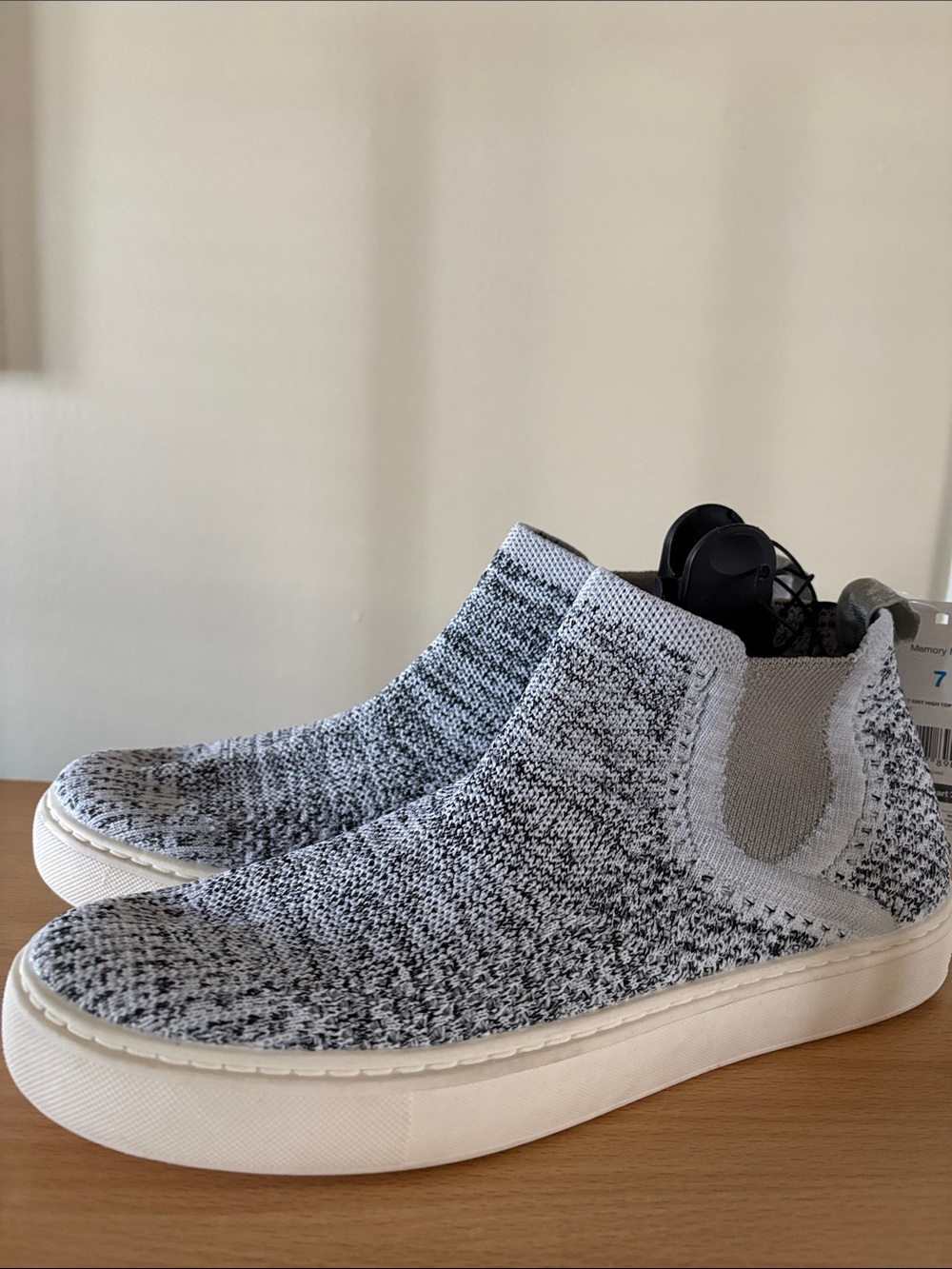 Time and Tru Gray White Knit Slip-On Sneakers